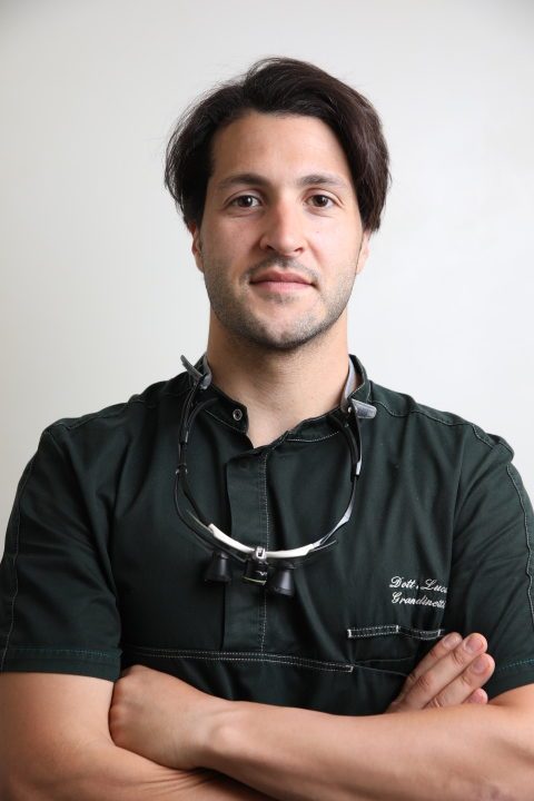 Il Dott. Luca Grandinetti, odontoiatra